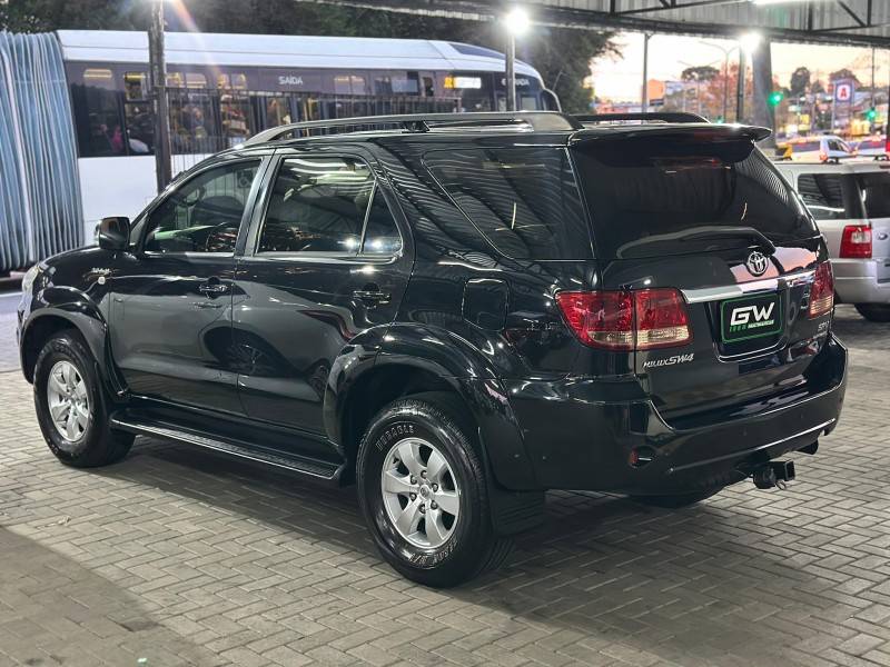 TOYOTA - HILUX SW4 - 2007/2007 - Preta - R$ 104.900,00