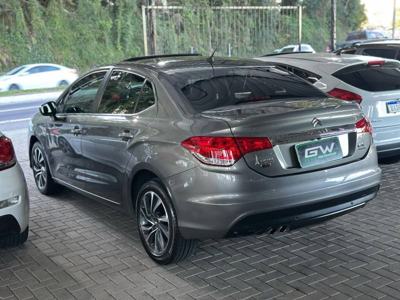 CITROËN - C4 LOUNGE - 2017/2018 - Cinza - R$ 62.900,00