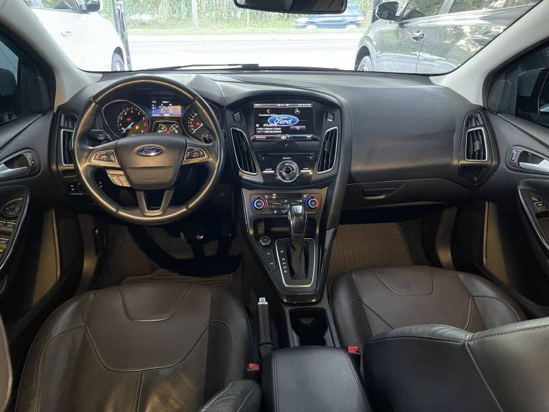 FORD - FOCUS - 2016/2016 - Branca - R$ 71.900,00