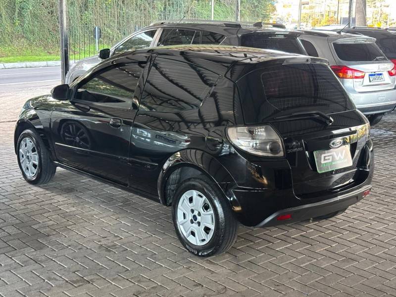FORD - KA - 2012/2012 - Preta - R$ 27.900,00