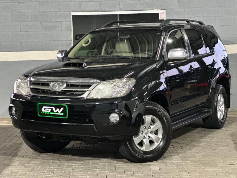TOYOTA - HILUX SW4 - 2007/2007 - Preta - R$ 104.900,00