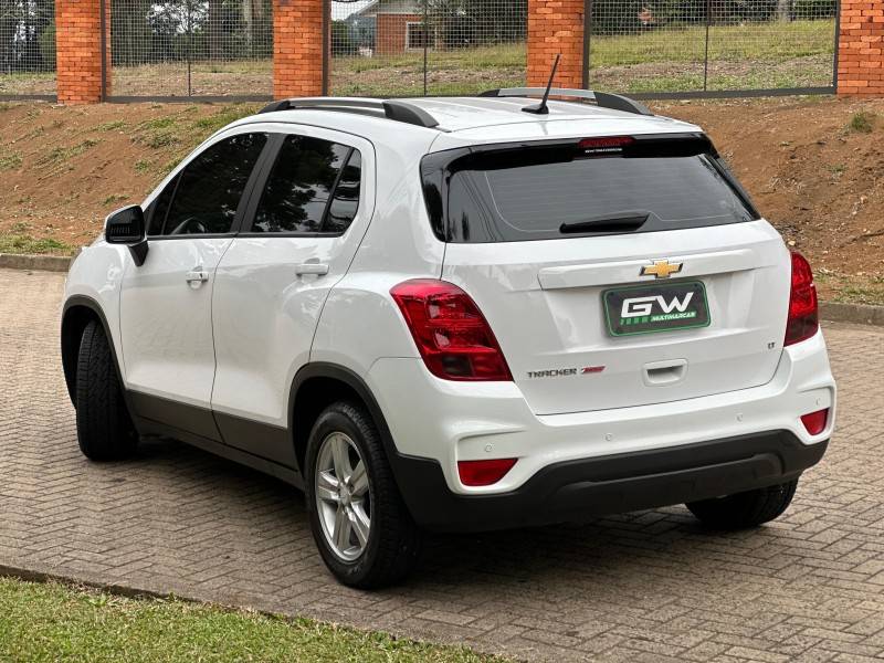CHEVROLET - TRACKER - 2017/2018 - Branca - R$ 81.900,00