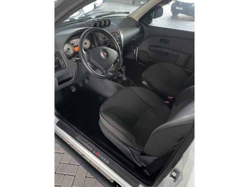 FIAT - STRADA - 2011/2011 - Branca - R$ 52.900,00