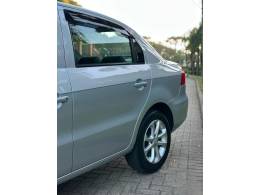 VOLKSWAGEN - VOYAGE - 2015/2015 - Prata - R$ 44.900,00