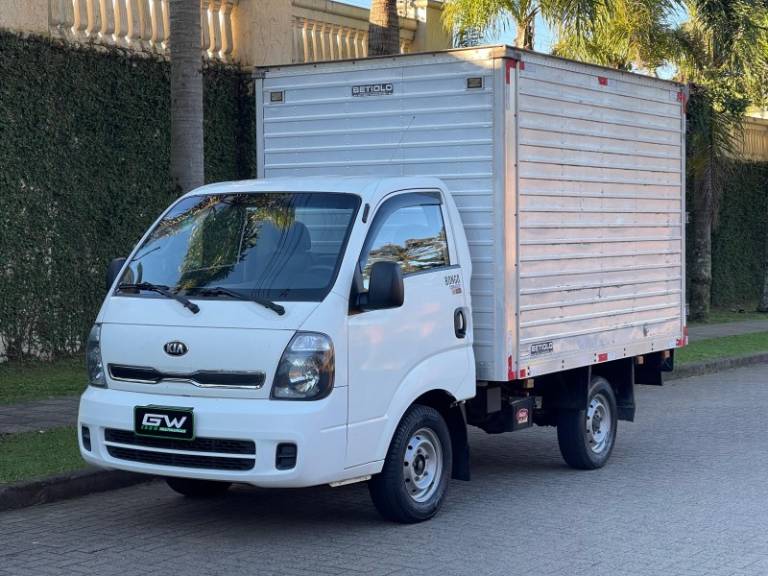 KIA MOTORS - BONGO - 2019/2020 - Branca - R$ 120.000,00