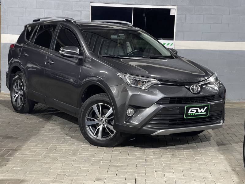 TOYOTA - RAV4 - 2018/2019 - Cinza - R$ 138.900,00