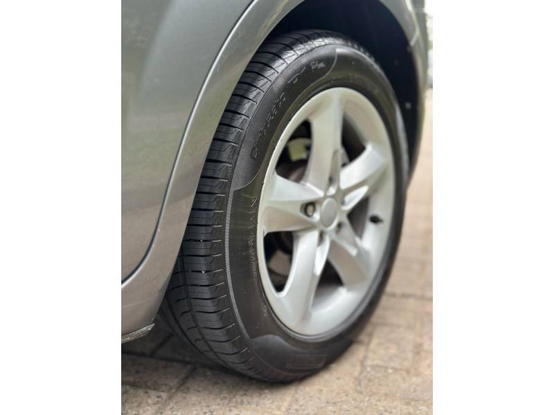 FORD - FOCUS - 2010/2011 - Cinza - R$ 42.900,00