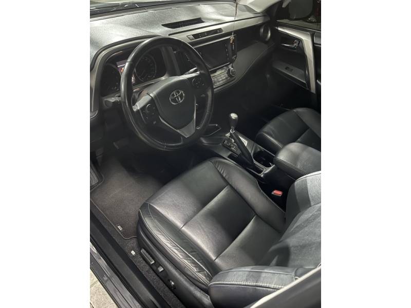 TOYOTA - RAV4 - 2018/2019 - Cinza - R$ 138.900,00