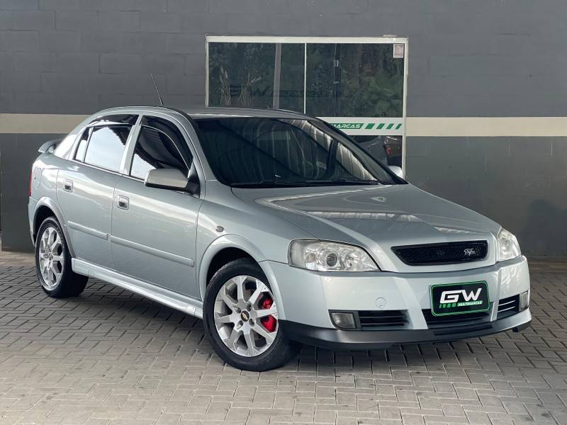 CHEVROLET - ASTRA - 2011/2011 - Prata - R$ 42.900,00