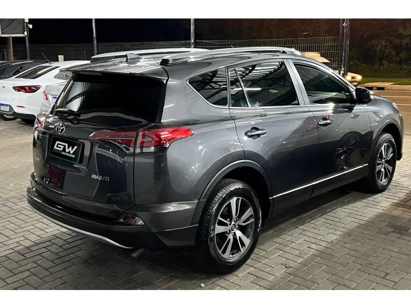 TOYOTA - RAV4 - 2018/2019 - Cinza - R$ 138.900,00