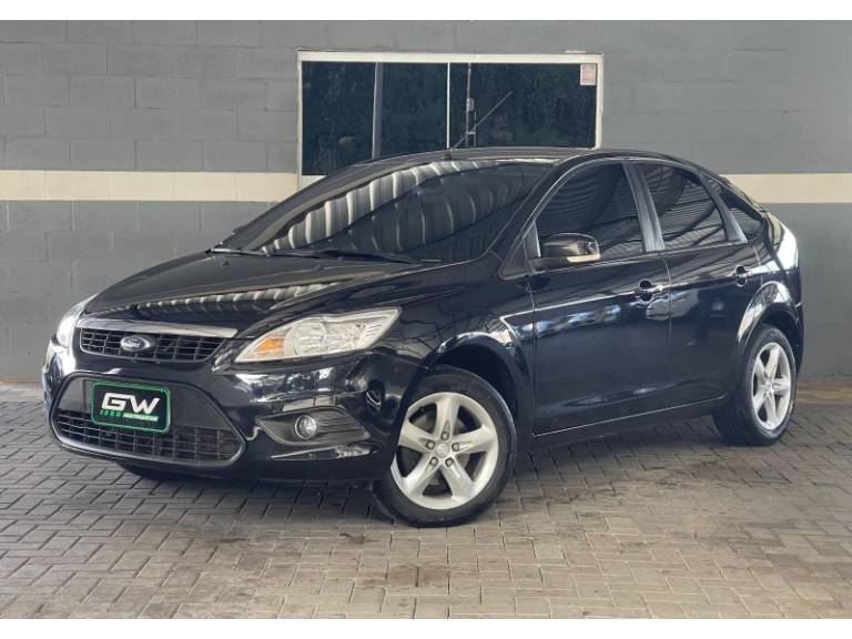 FORD - FOCUS - 2010/2010 - Preta - R$ 38.900,00