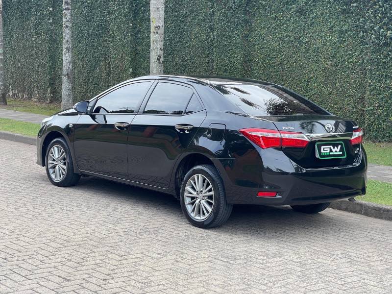 TOYOTA - COROLLA - 2015/2015 - Preta - R$ 88.900,00