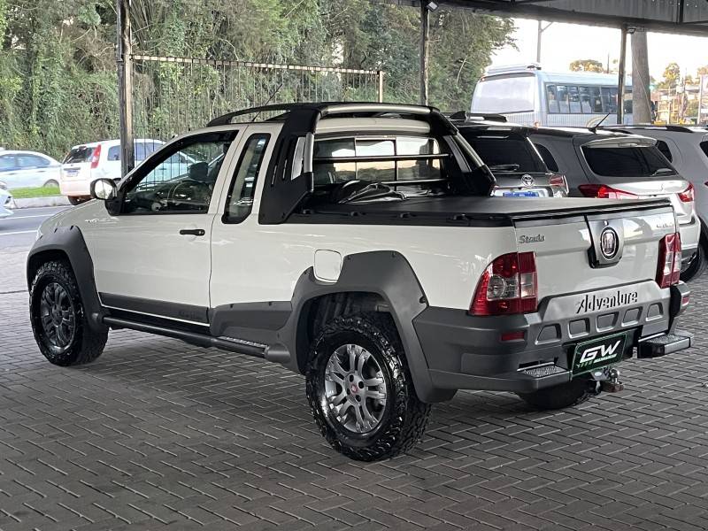 FIAT - STRADA - 2011/2011 - Branca - R$ 52.900,00