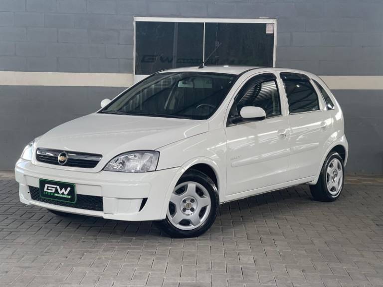 CHEVROLET - CORSA - 2010/2011 - Branca - R$ 31.900,00