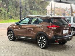 NISSAN - KICKS - 2018/2019 - Marrom - R$ 86.900,00