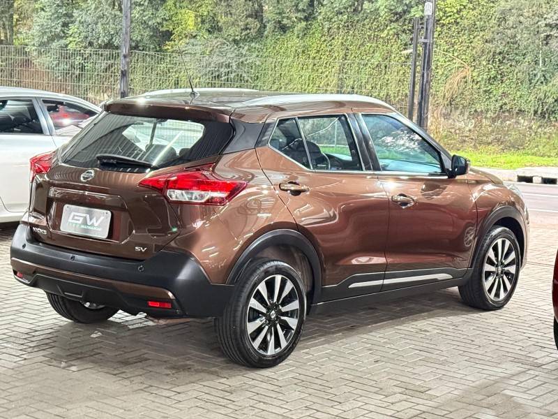 NISSAN - KICKS - 2018/2019 - Marrom - R$ 86.900,00