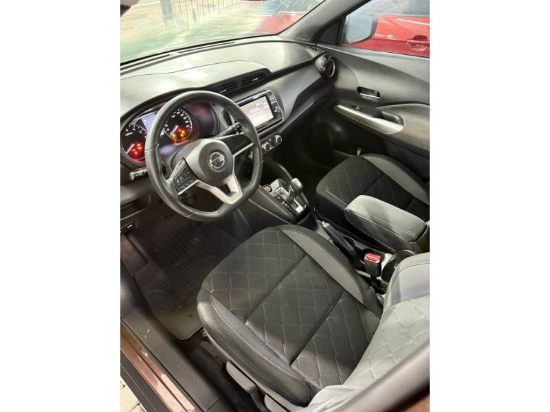 NISSAN - KICKS - 2018/2019 - Marrom - R$ 86.900,00