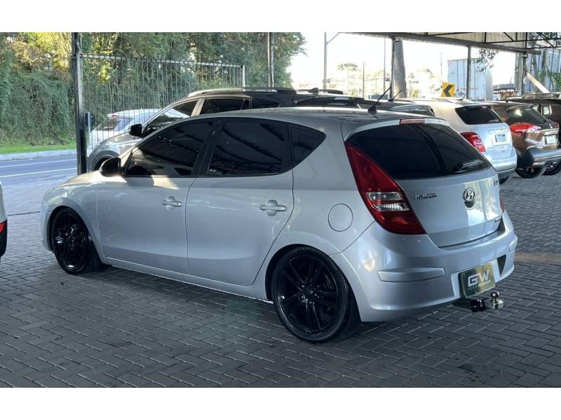 HYUNDAI - I30 - 2009/2010 - Prata - R$ 42.900,00