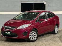 FORD - FIESTA - 2010/2011 - Vermelha - R$ 42.900,00