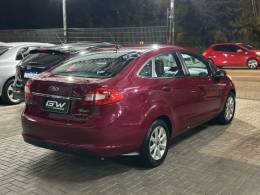 FORD - FIESTA - 2010/2011 - Vermelha - R$ 42.900,00